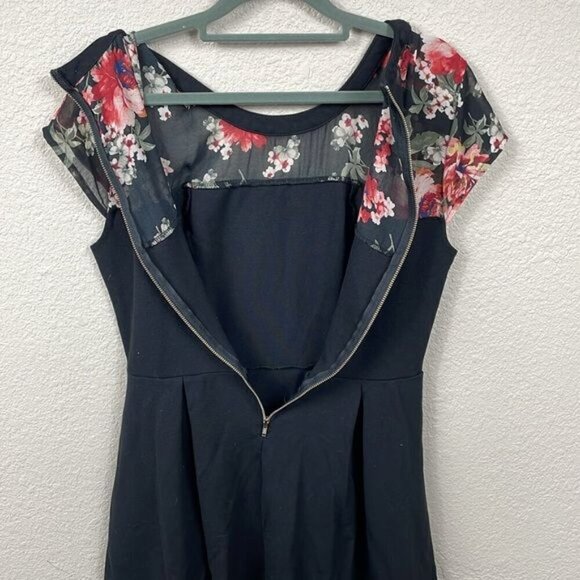 OOTD Black Floral Fit Flare Mini Dress Short Sleeve Sz L - Picture 4 of 12
